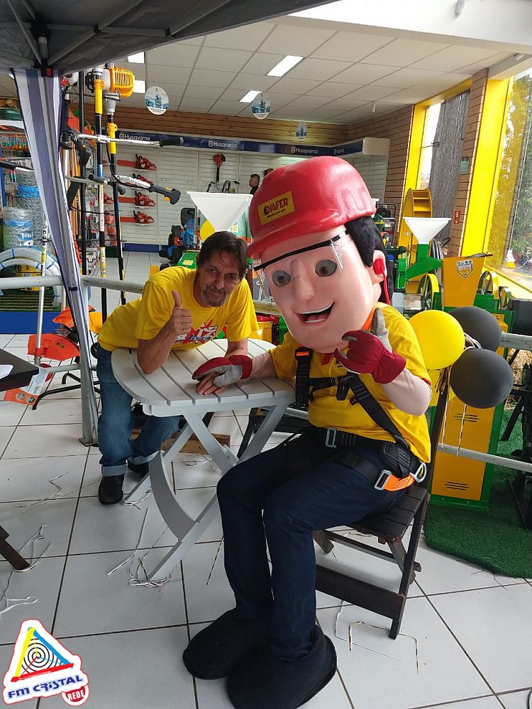 BLITZ CRISTAL NA DIAFER ITAPEVA Fotos FM Cristal 93,5 MHz Todo