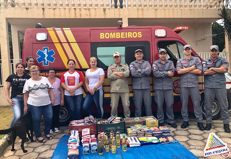 CORPO DE BOMBEIROS REALIZA ENTREGA DE ALIMENTOS ARRECADADOS PARA A CASA TRANSITÓRIA