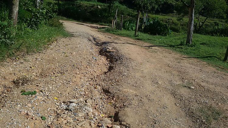 Moradores do Bairro da Sambra reclamam das estradas