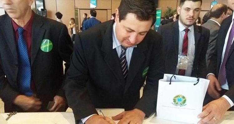 Prefeito de Itaporanga assina dois convênios em Brasília nesta segunda-feira