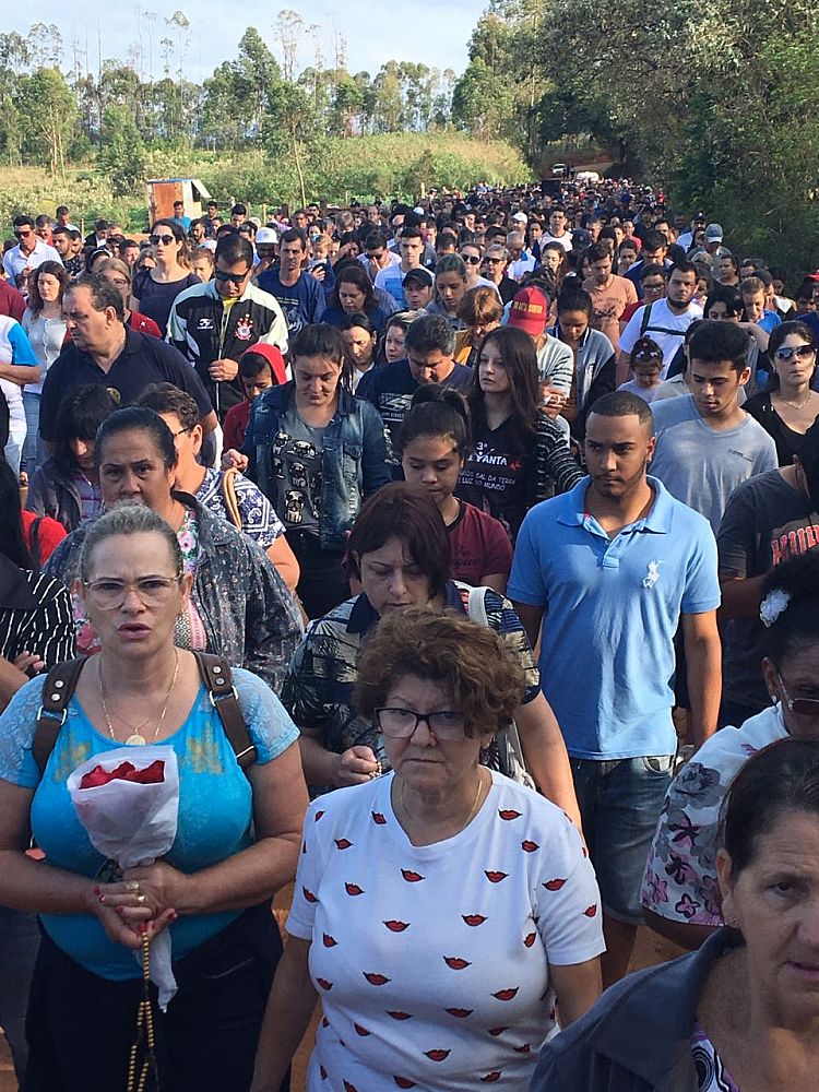 Caminhada de Nossa Senhora Aparecida reúne centenas de pessoas em Itaporanga